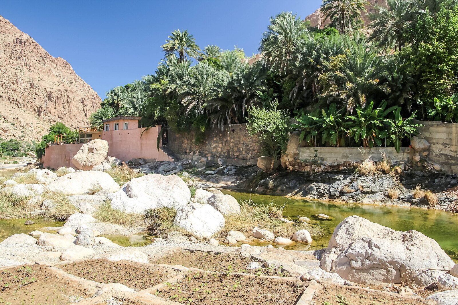 Village water, Harat al Hisn